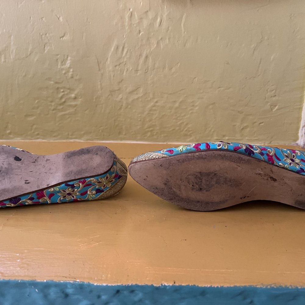Authentic Moroccan Slippers - Picture 3 of 4